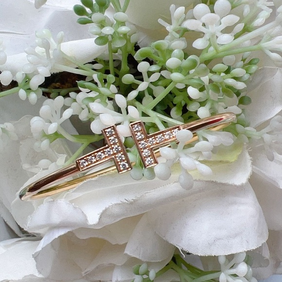 Tiffany & Co 18K Gold Diamond T Wire Bracelet S - Picture 2 of 4